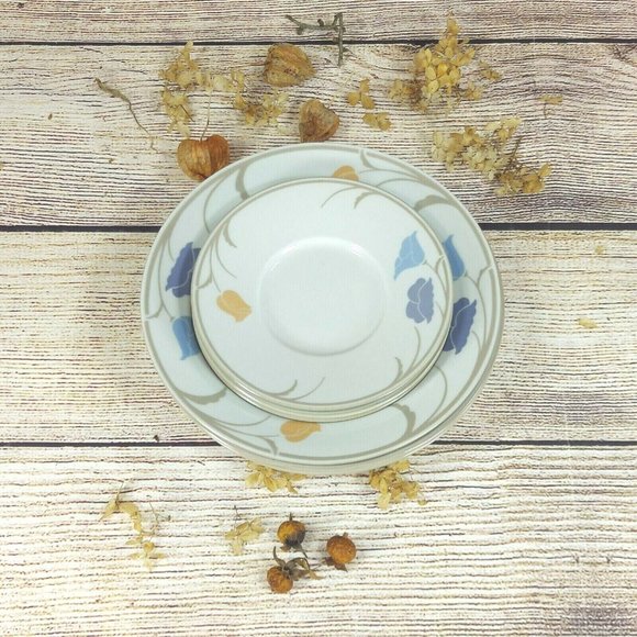 Dansk 3 Soup Bowls and 3 Flasks Tivoli Belles Fleurs Floral Blue Peach Flowers - Picture 5 of 6